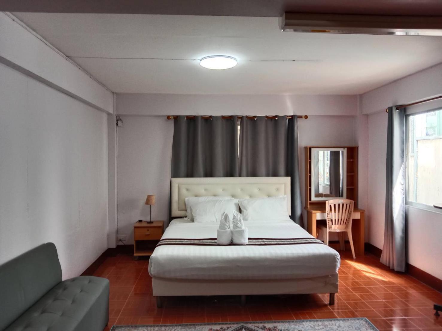 Beachfront Hotel Cha Am Cha-Am Dış mekan fotoğraf