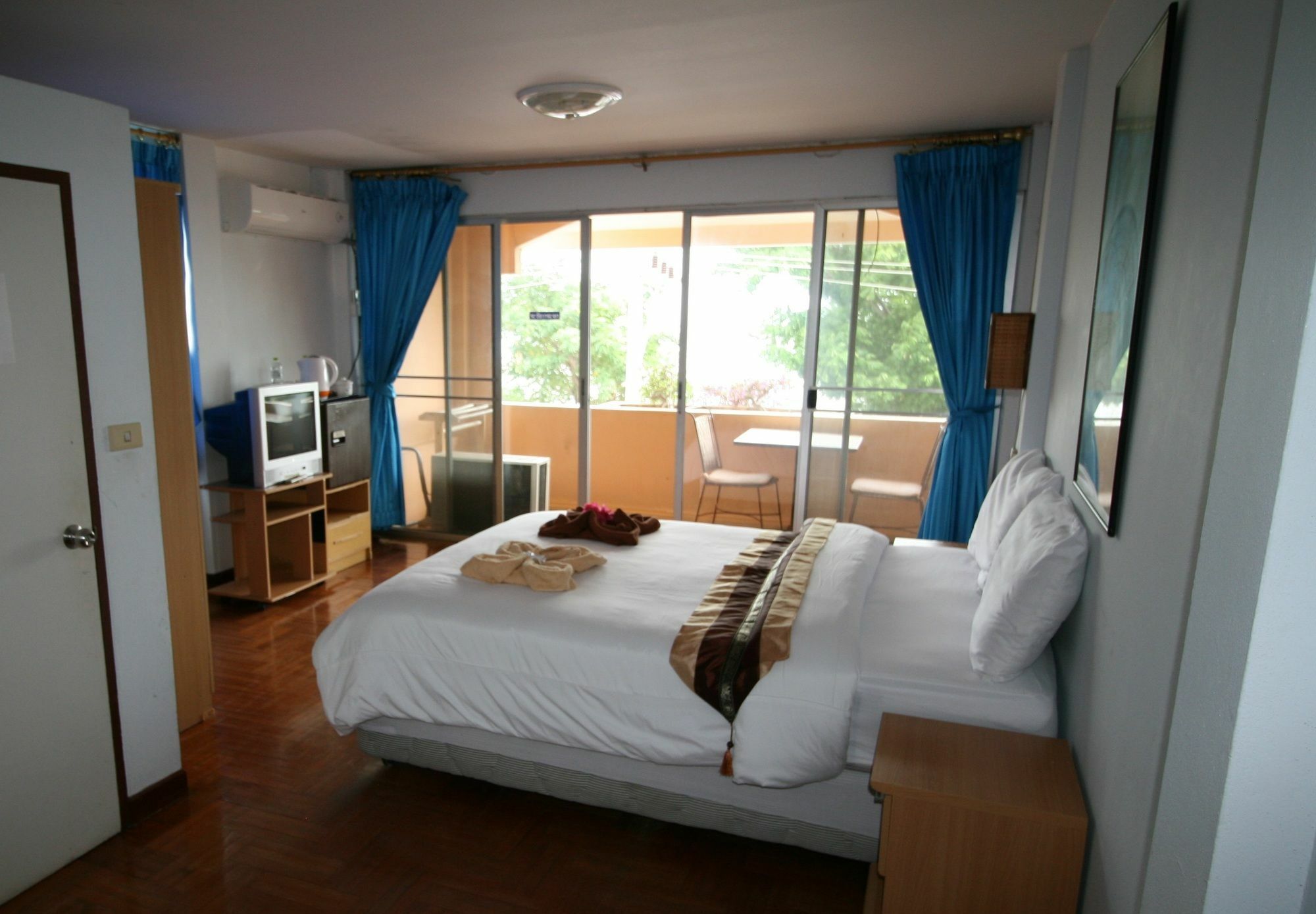 Beachfront Hotel Cha Am Cha-Am Dış mekan fotoğraf