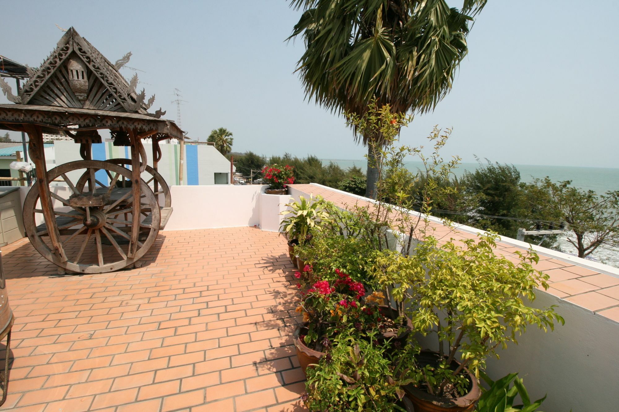 Beachfront Hotel Cha Am Cha-Am Dış mekan fotoğraf